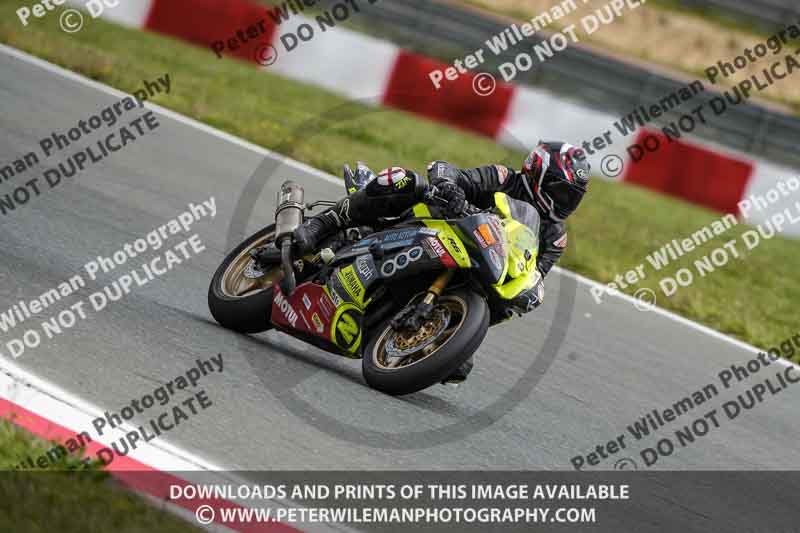 cadwell no limits trackday;cadwell park;cadwell park photographs;cadwell trackday photographs;enduro digital images;event digital images;eventdigitalimages;navarra;no limits trackdays;peter wileman photography;racing digital images;trackday digital images;trackday photos